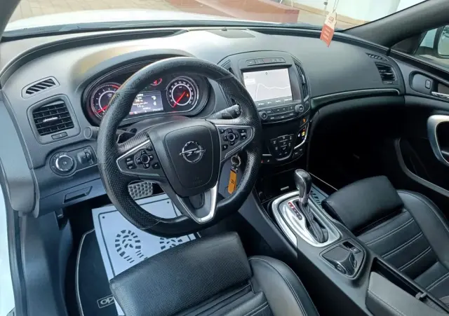 OPEL Insignia 2.8 V6 Turbo Sports Tourer 4x4 Automatik OPC