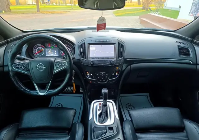 OPEL Insignia 2.8 V6 Turbo Sports Tourer 4x4 Automatik OPC