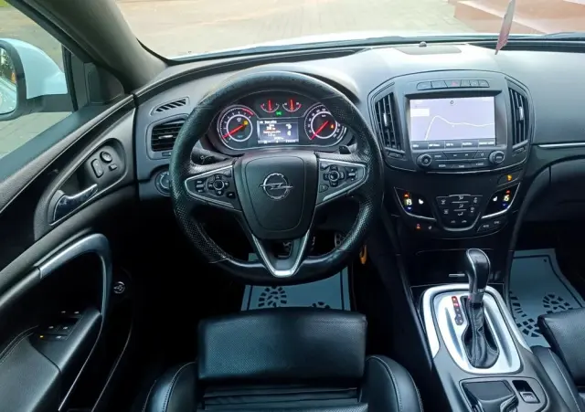 OPEL Insignia 2.8 V6 Turbo Sports Tourer 4x4 Automatik OPC