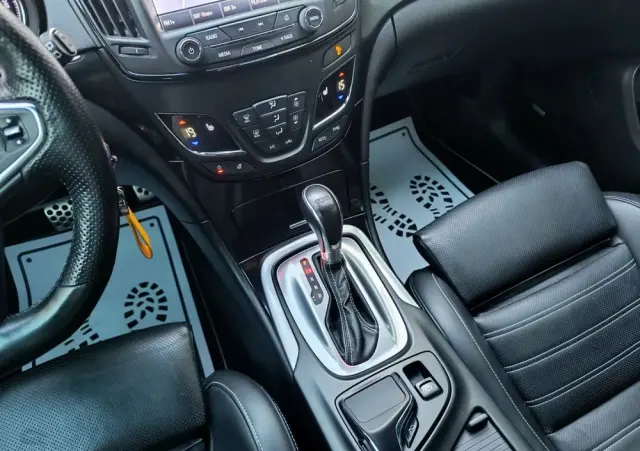 OPEL Insignia 2.8 V6 Turbo Sports Tourer 4x4 Automatik OPC