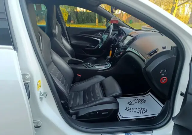 OPEL Insignia 2.8 V6 Turbo Sports Tourer 4x4 Automatik OPC