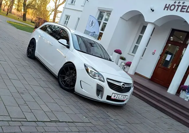 OPEL Insignia 2.8 V6 Turbo Sports Tourer 4x4 Automatik OPC