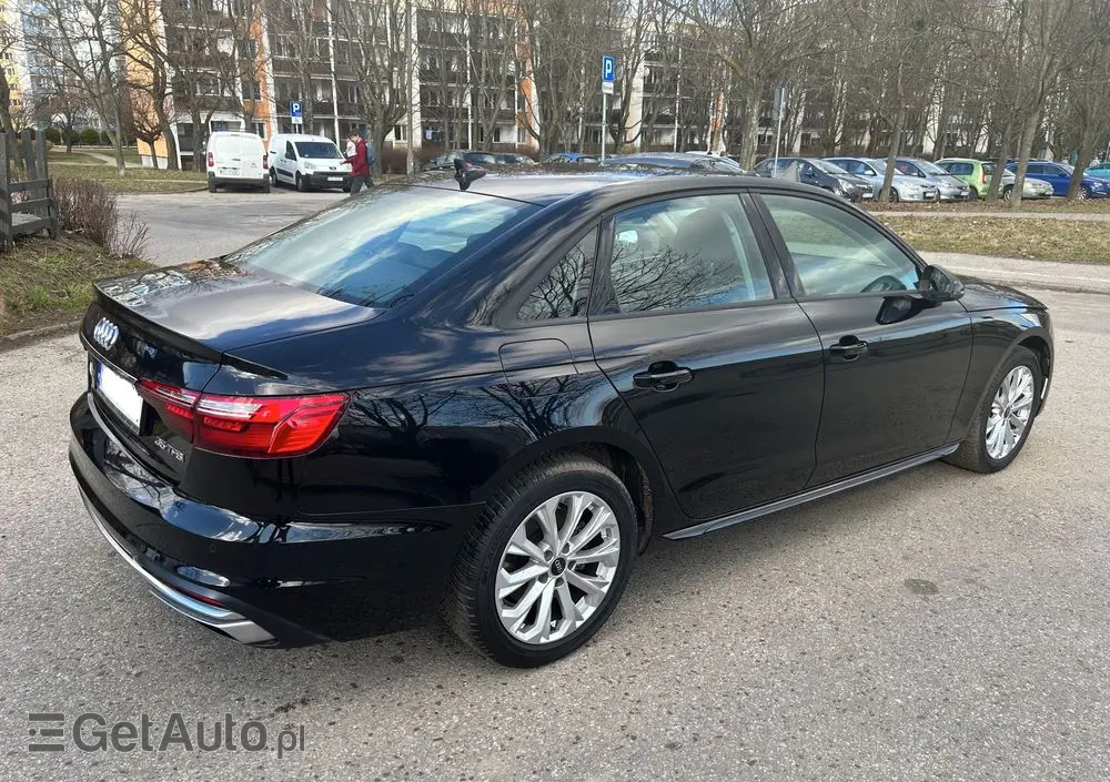 AUDI A4 Limousine 35 TFSI mHEV Advanced S tronic