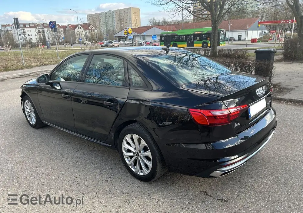 AUDI A4 Limousine 35 TFSI mHEV Advanced S tronic