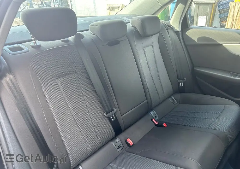 AUDI A4 Limousine 35 TFSI mHEV Advanced S tronic