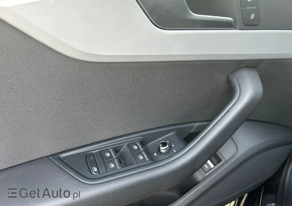 AUDI A4 Limousine 35 TFSI mHEV Advanced S tronic