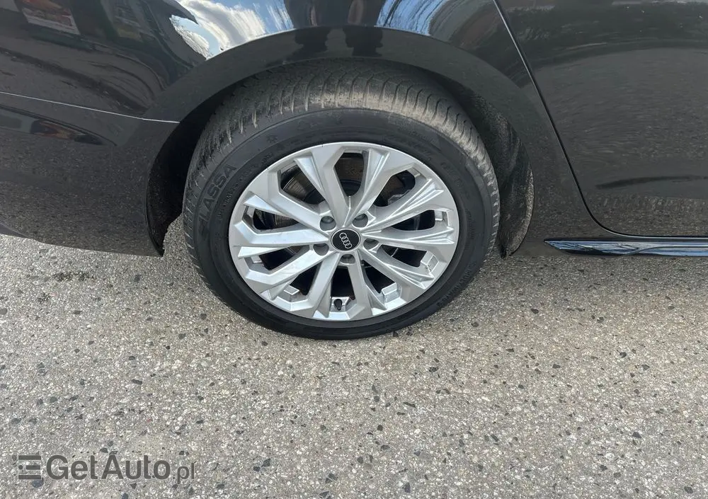 AUDI A4 Limousine 35 TFSI mHEV Advanced S tronic