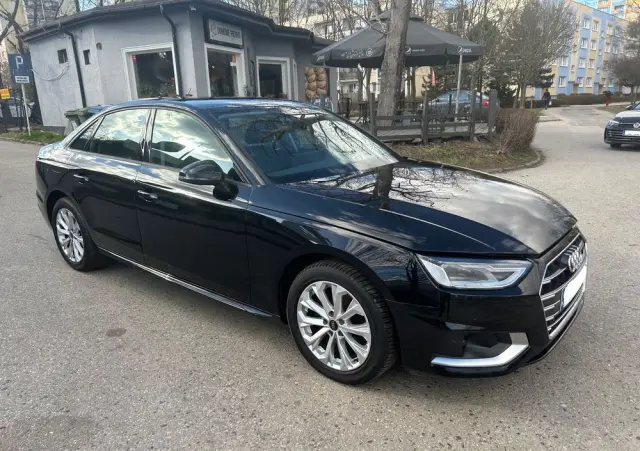 AUDI A4 Limousine 35 TFSI mHEV Advanced S tronic