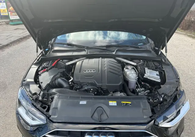 AUDI A4 Limousine 35 TFSI mHEV Advanced S tronic