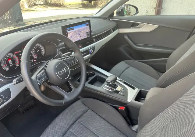 AUDI A4 Limousine 35 TFSI mHEV Advanced S tronic