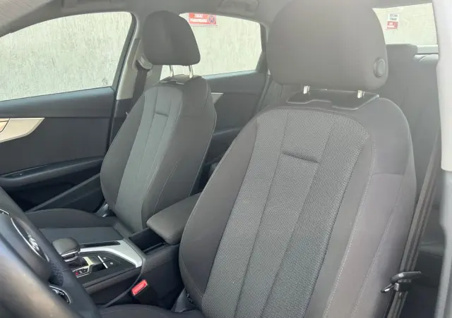 AUDI A4 Limousine 35 TFSI mHEV Advanced S tronic