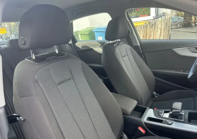 AUDI A4 Limousine 35 TFSI mHEV Advanced S tronic