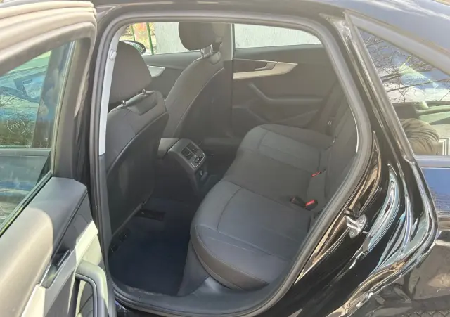 AUDI A4 Limousine 35 TFSI mHEV Advanced S tronic