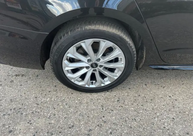 AUDI A4 Limousine 35 TFSI mHEV Advanced S tronic