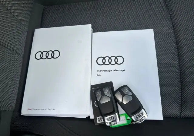 AUDI A4 Limousine 35 TFSI mHEV Advanced S tronic