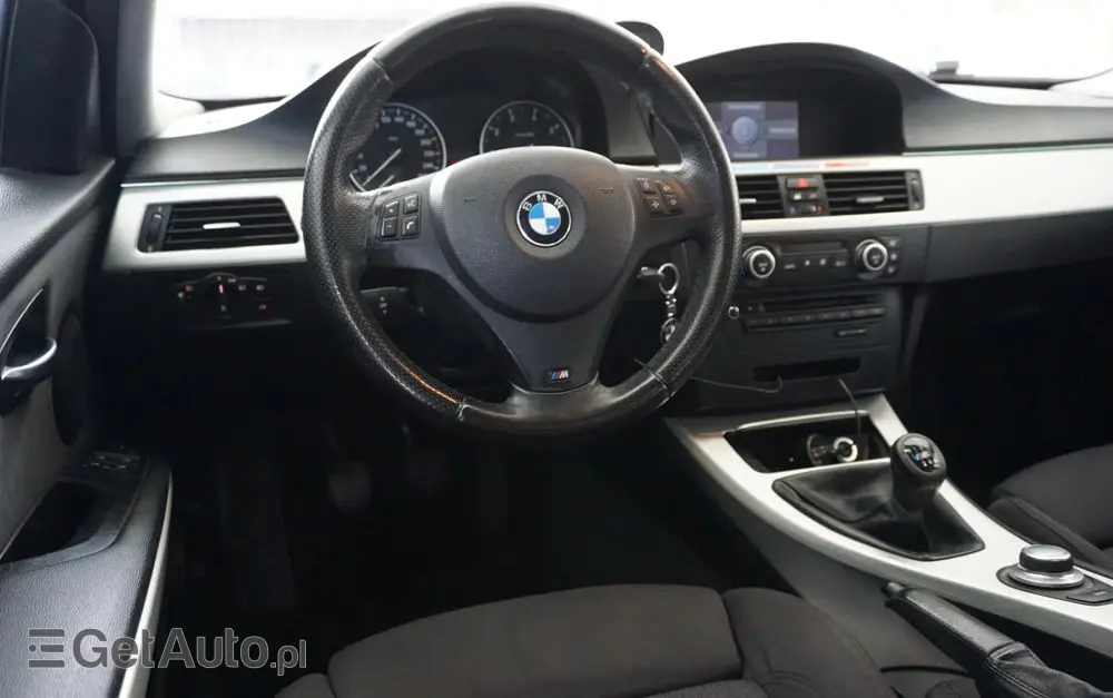 BMW Seria 3 318i Edition Sport