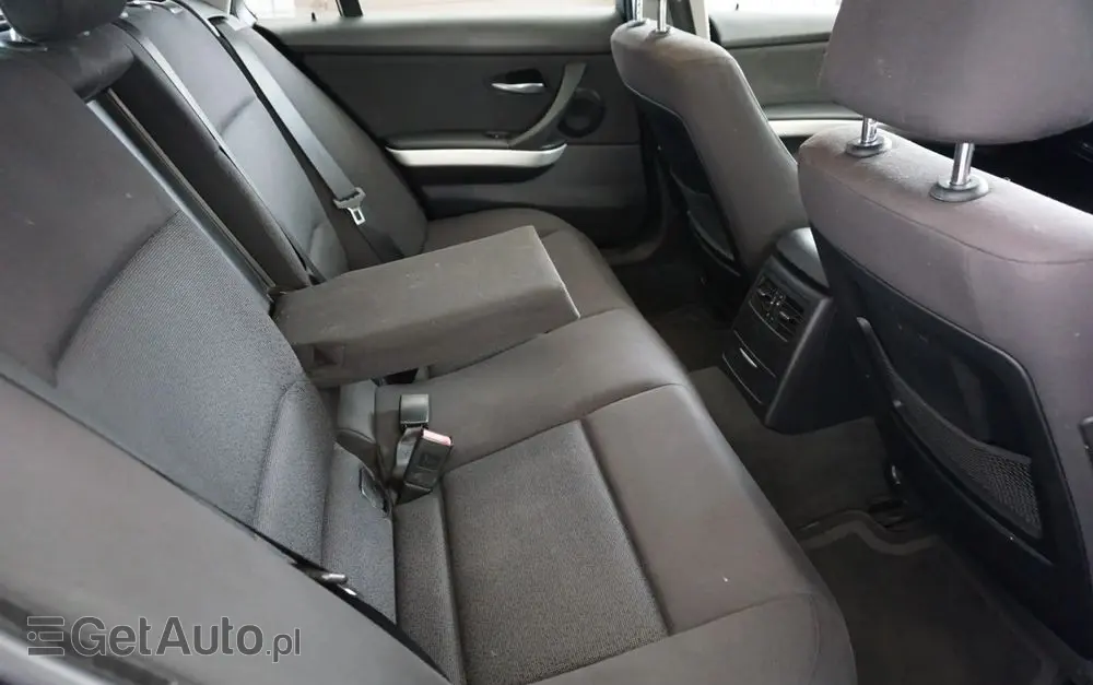 BMW Seria 3 318i Edition Sport