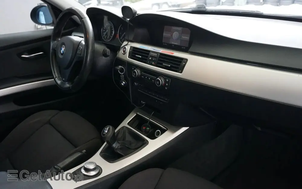 BMW Seria 3 318i Edition Sport