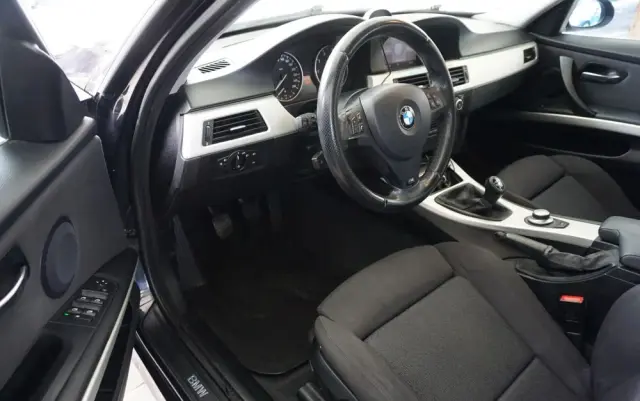 BMW Seria 3 318i Edition Sport