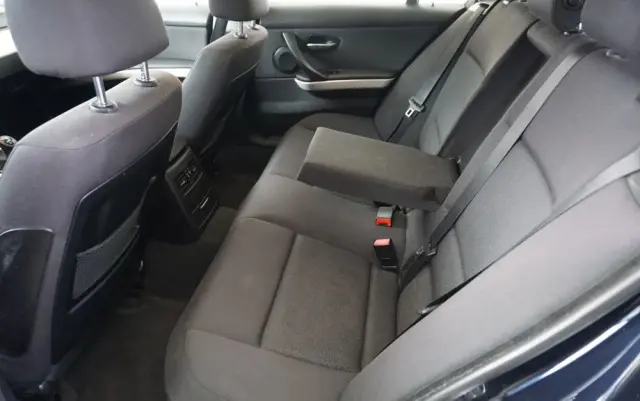 BMW Seria 3 318i Edition Sport