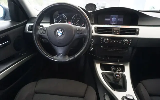 BMW Seria 3 318i Edition Sport