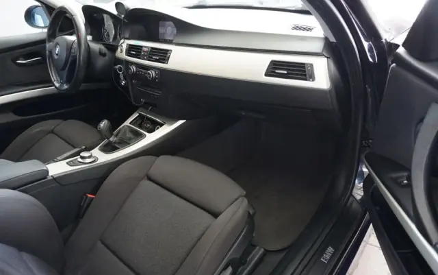 BMW Seria 3 318i Edition Sport