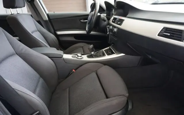 BMW Seria 3 318i Edition Sport