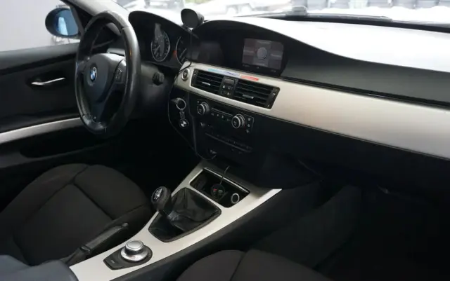 BMW Seria 3 318i Edition Sport
