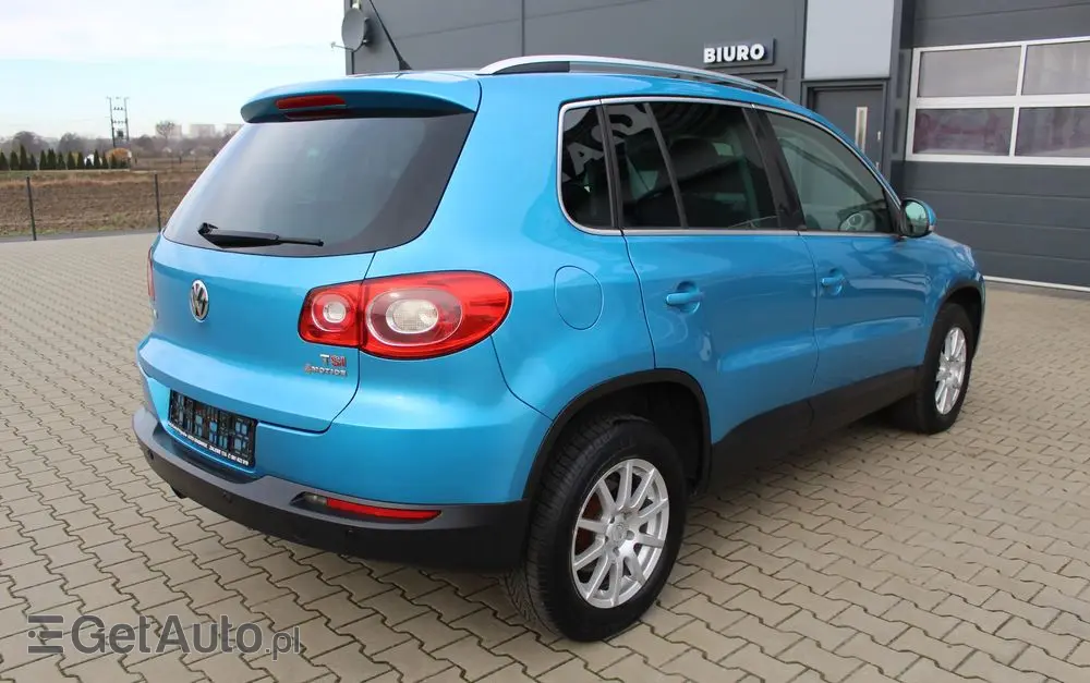 VOLKSWAGEN Tiguan 