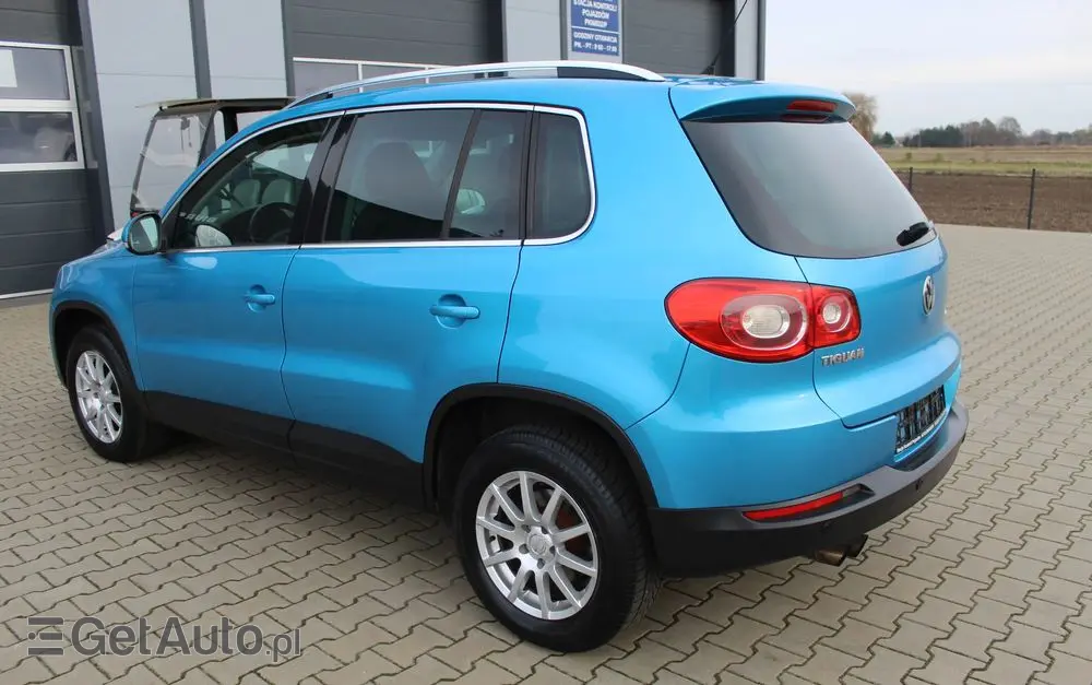 VOLKSWAGEN Tiguan 