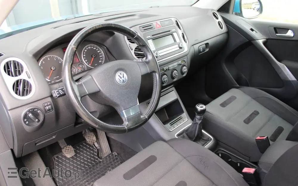 VOLKSWAGEN Tiguan 
