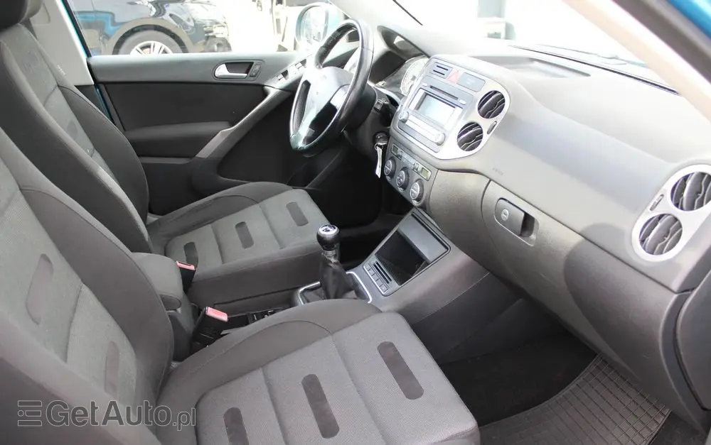 VOLKSWAGEN Tiguan 