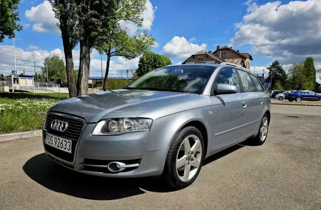 AUDI A4 