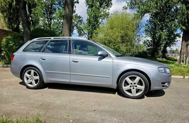 AUDI A4 