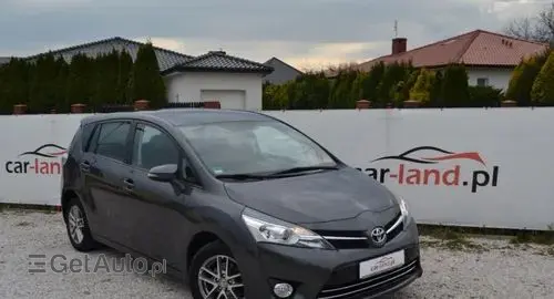 TOYOTA Verso 