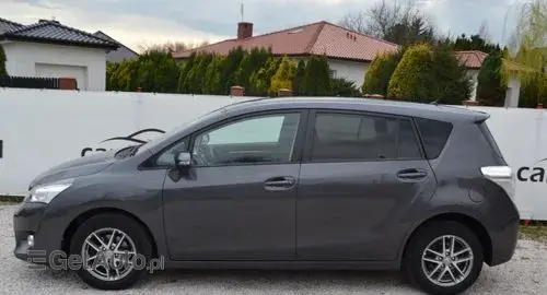 TOYOTA Verso 
