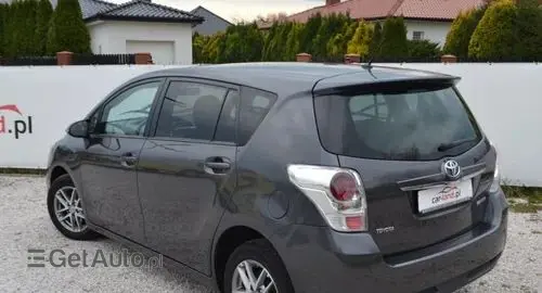 TOYOTA Verso 