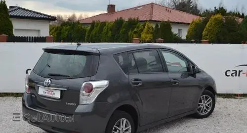 TOYOTA Verso 
