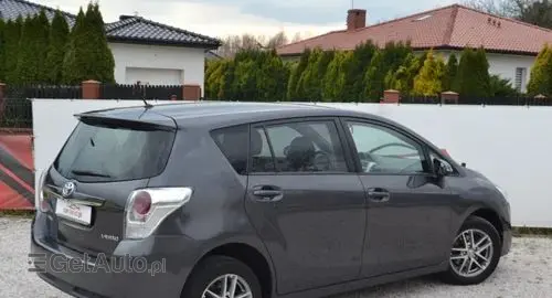 TOYOTA Verso 