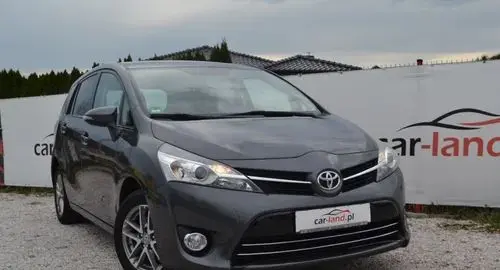 TOYOTA Verso 