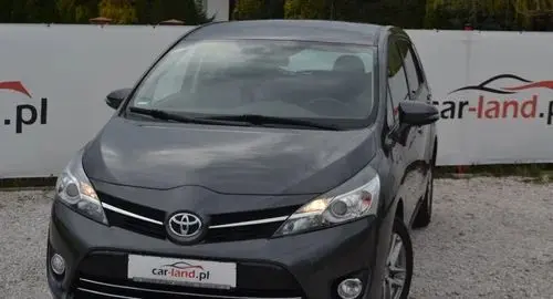 TOYOTA Verso 