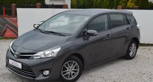TOYOTA Verso 