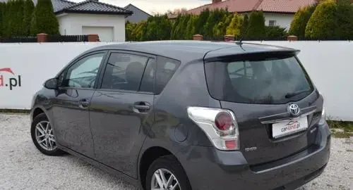 TOYOTA Verso 