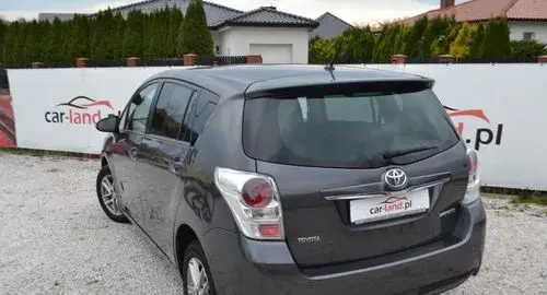 TOYOTA Verso 