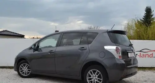 TOYOTA Verso 