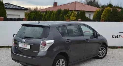 TOYOTA Verso 