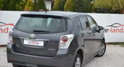 TOYOTA Verso 