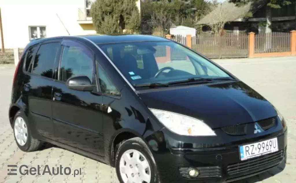 MITSUBISHI Colt 