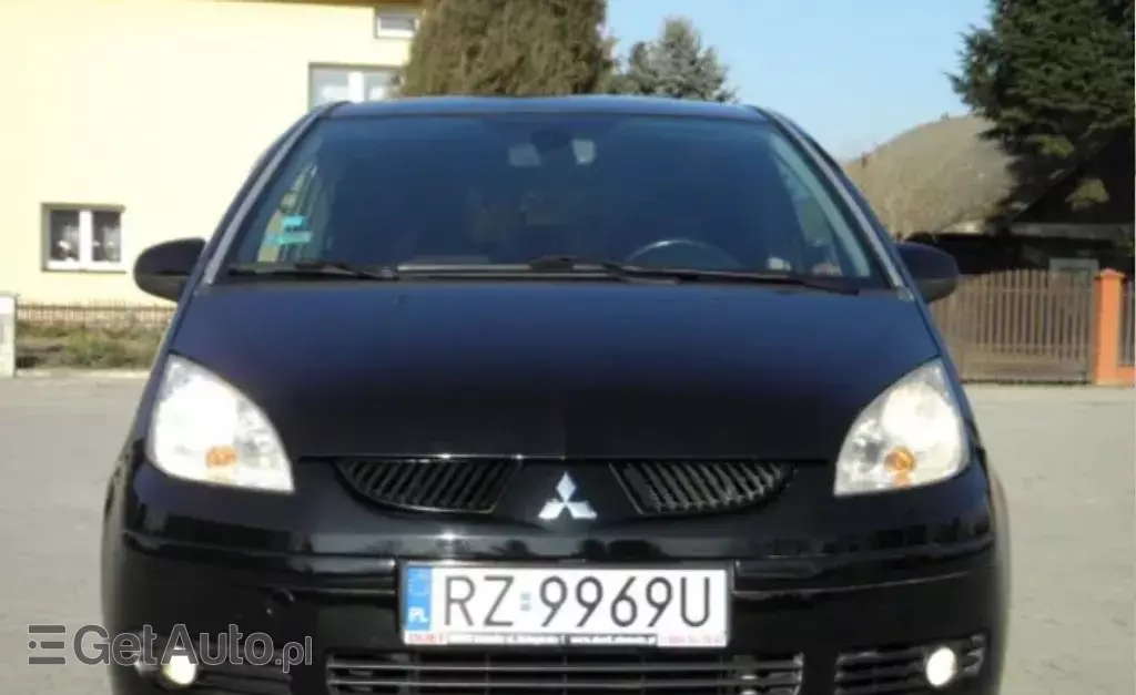 MITSUBISHI Colt 