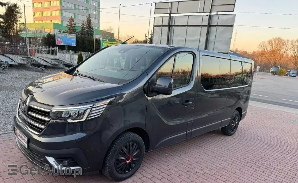 RENAULT Trafic 